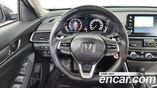Honda Accord 10세대 1.5 турбо, 2019 13