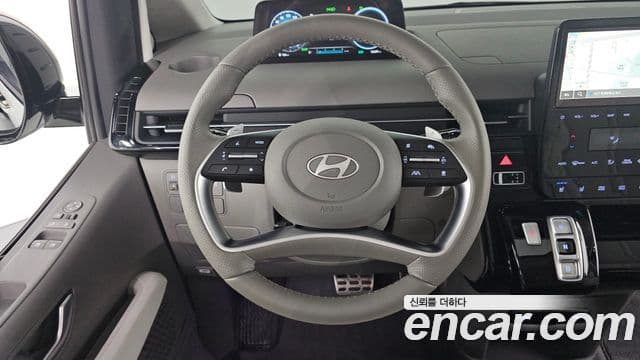Hyundai Staria Inspiration, 2025 13