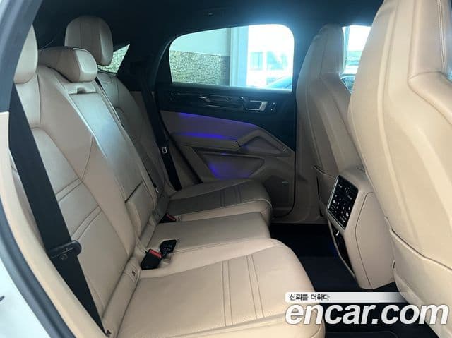 Porsche Cayenne (PO536) 3.0 купе, 2020 16