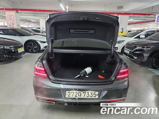 Genesis G90 Premium Luxury, 2021 9