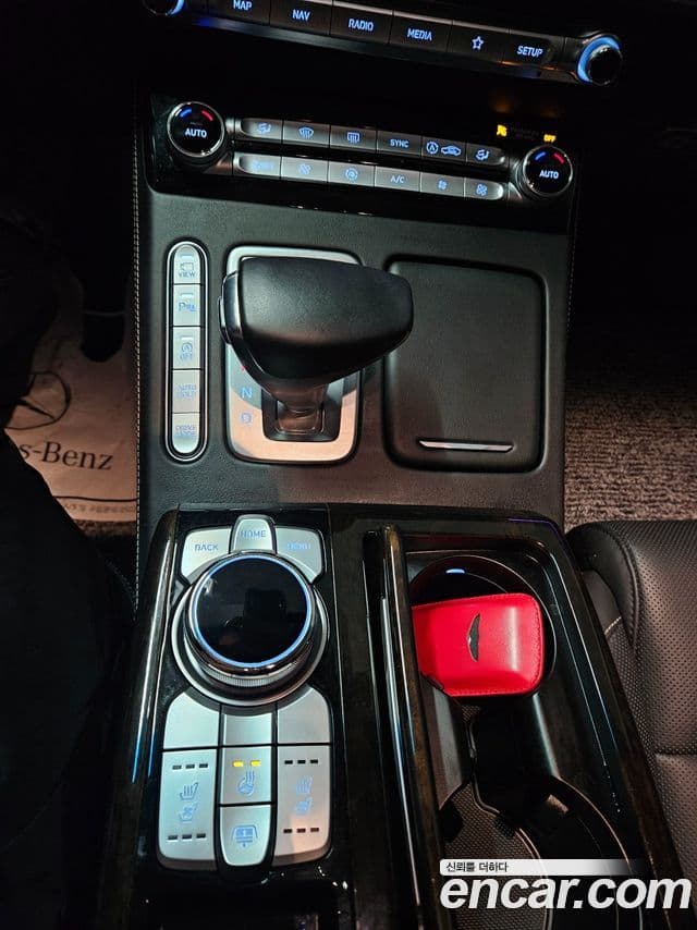 Genesis G90 Premium Luxury, 2021 15