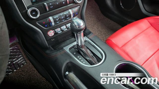 Ford Mustang купе, 2019 9