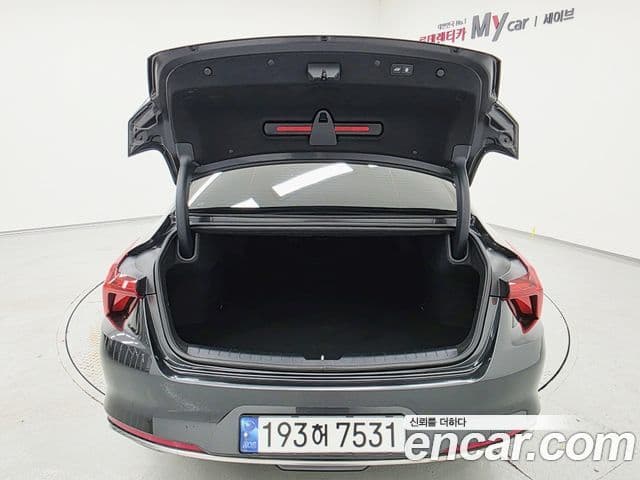 Kia K8 Signature, 2023 18