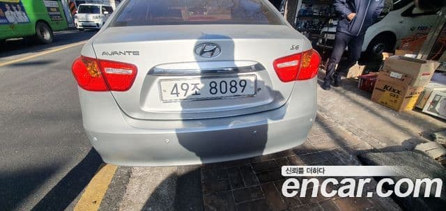 Hyundai Avante MD M16 GDI Deluxe, 2010 1