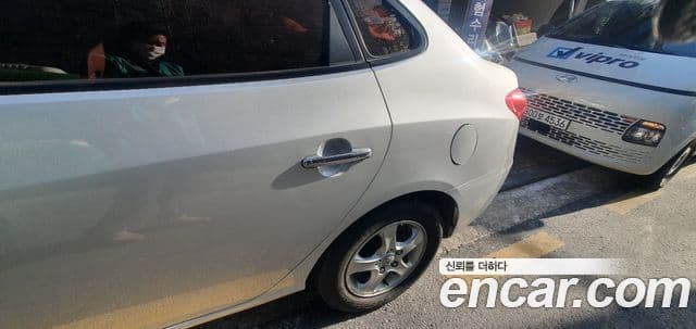 Hyundai Avante MD M16 GDI Deluxe, 2010 11