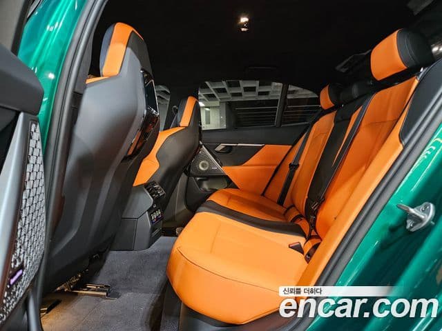 BMW M5 (G90) M5 седан, 2025 11