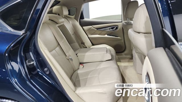 Infiniti Q70 Style, 2017 12