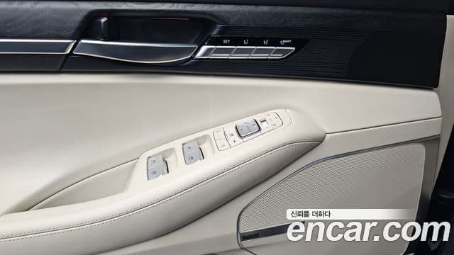 Genesis G90 Premium Luxury, 2019 14