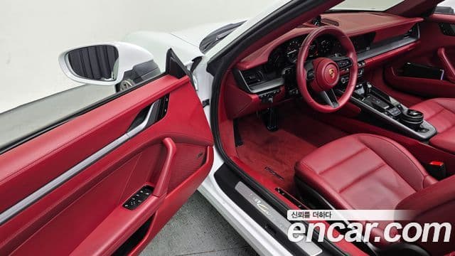 Porsche 911 (992) Carrera 4 кабриолет, 2024 11