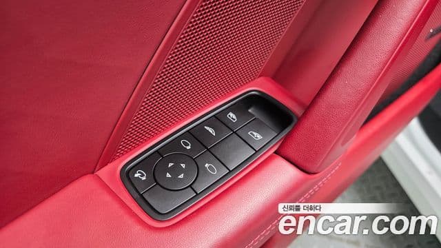 Porsche 911 (992) Carrera 4 кабриолет, 2024 12