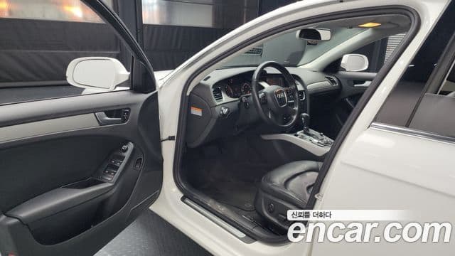 Audi New A4 B8, 2011 10