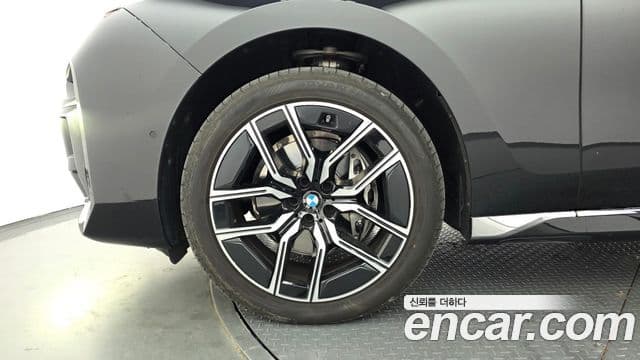 BMW 7시리즈 (G70) 740d xDrive M Sport, 2025 все фото