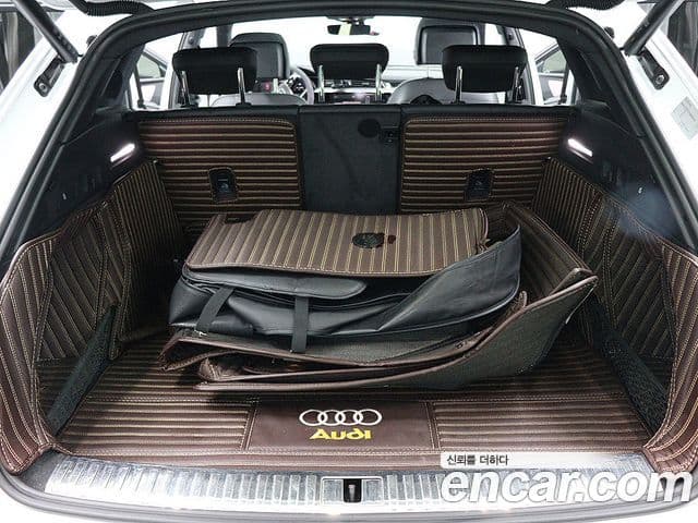 Audi e-Tron, 2022 все фото