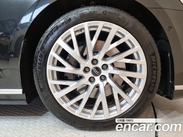 Audi A8 (D5) 55 TFSI Quattro LWB, 2021 все фото