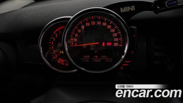 Mini Cooper 3세대, 2015 8