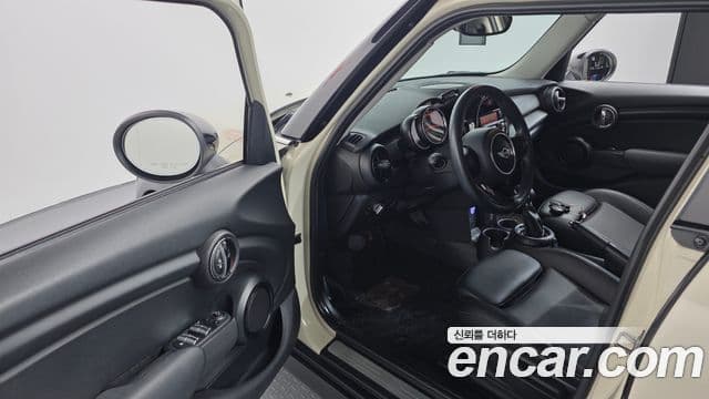 Mini Cooper 3세대, 2015 11