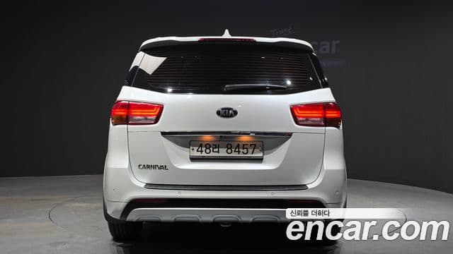 Kia All New Carnival Luxury, 2016 4
