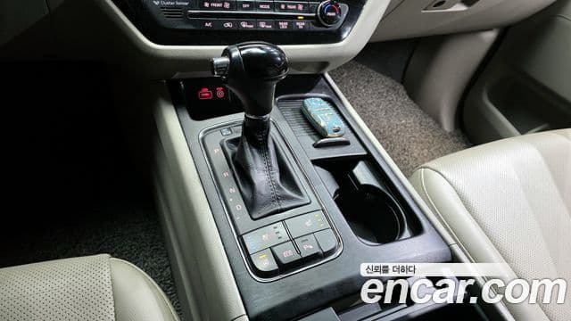 Kia All New Carnival Luxury, 2016 9