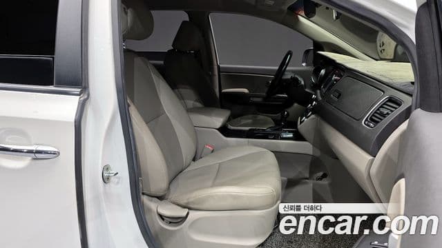 Kia All New Carnival Luxury, 2016 11