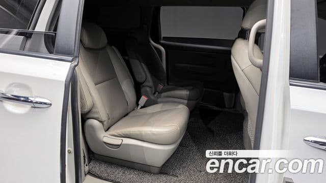 Kia All New Carnival Luxury, 2016 12