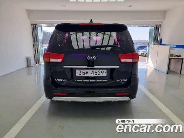Kia All New Carnival VIP, 2018 4