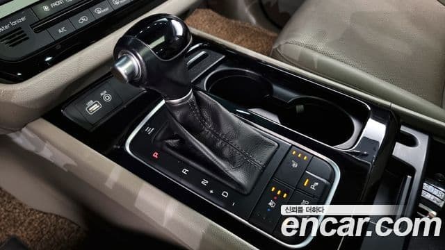 Kia All New Carnival Prestige, 2015 9
