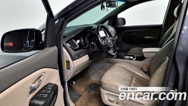 Kia All New Carnival Prestige, 2015 11
