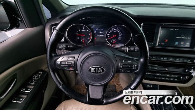 Kia All New Carnival Prestige, 2015 13