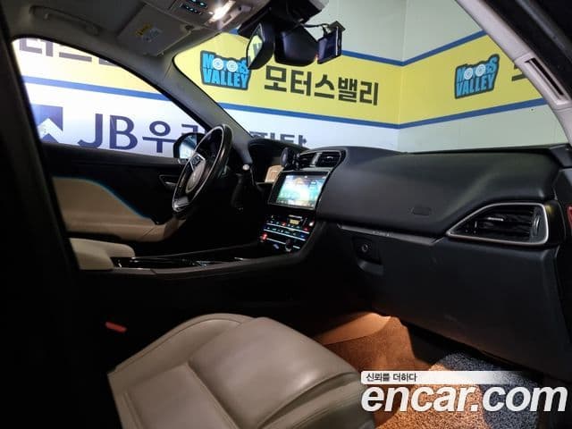 Jaguar F-PACE Prestige, 2018 7