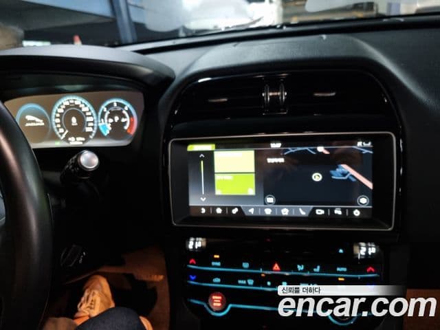 Jaguar F-PACE Prestige, 2018 16