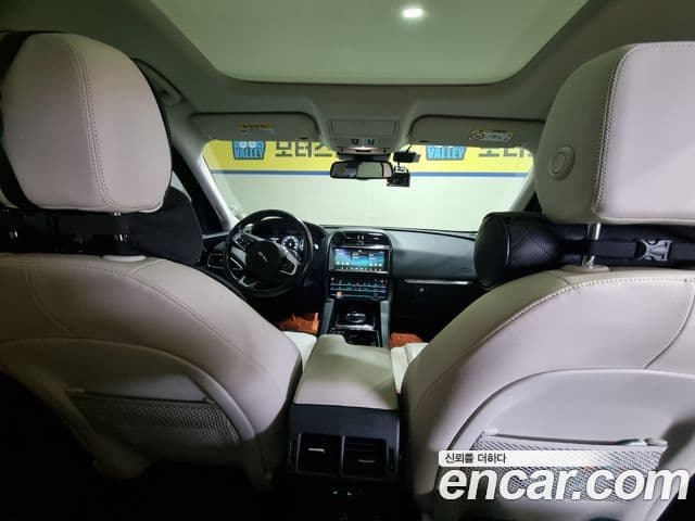 Jaguar F-PACE Prestige, 2018 20