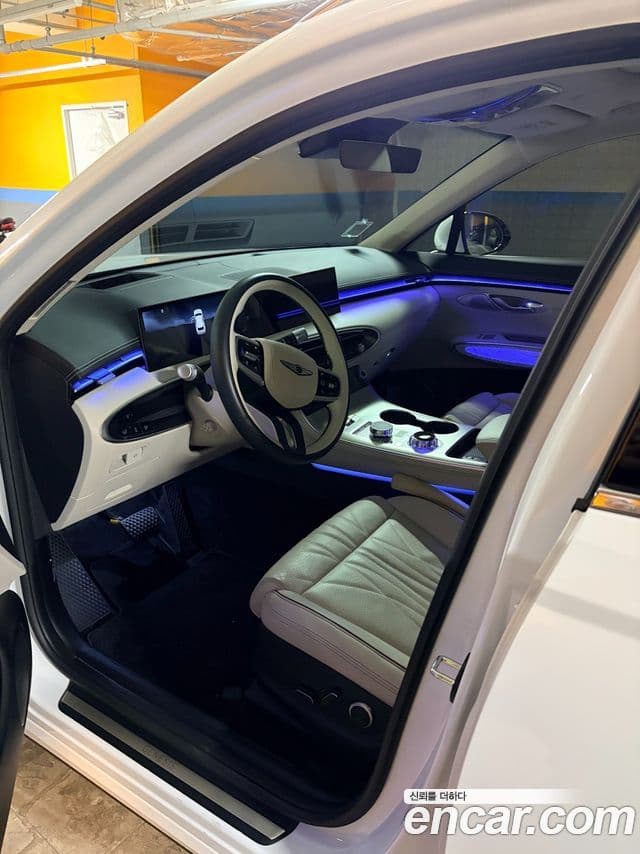 Genesis GV70, 2025 9