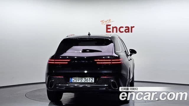 Genesis GV70, 2023 4
