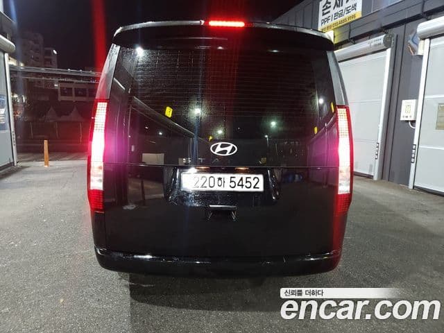 Hyundai Staria Modern, 2025 4