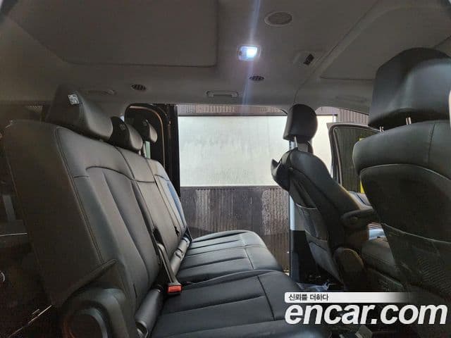Hyundai Staria Modern, 2025 10
