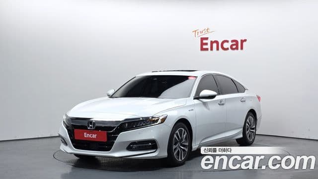 Honda Accord 10세대 2.0 гибрид Туринг (Touring), 2019 1