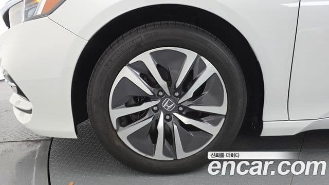 Honda Accord 10세대 2.0 гибрид Туринг (Touring), 2019 все фото