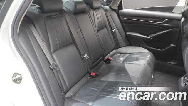Honda Accord 10세대 2.0 гибрид Туринг (Touring), 2019 12