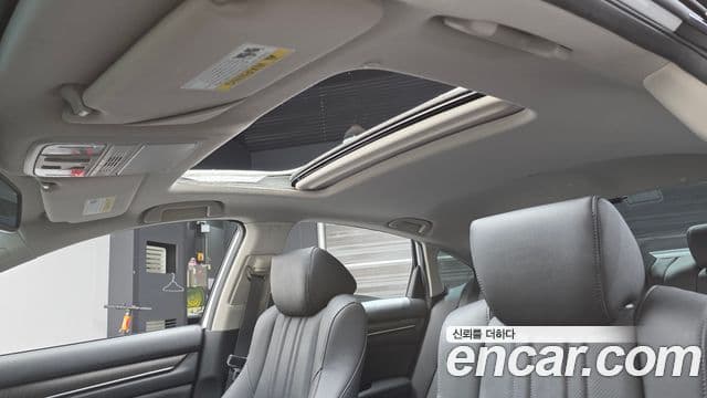 Honda Accord 10세대 2.0 гибрид Туринг (Touring), 2019 19