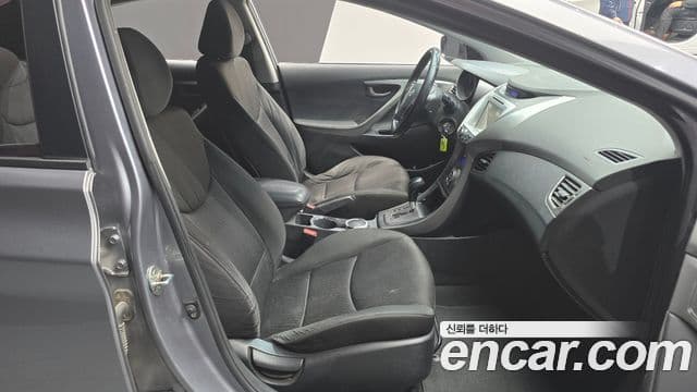 Hyundai Avante MD M16 GDI Smart, 2013 10