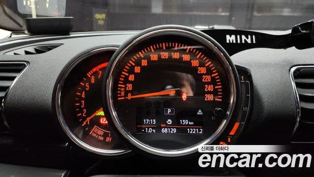 Mini Cooper 클럽맨 2세대, 2019 8