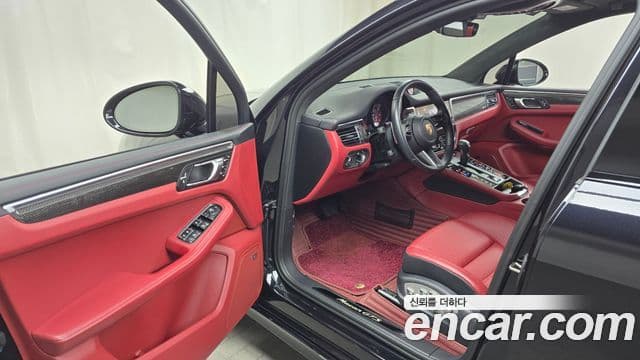 Porsche Macan 95B, 2023 10