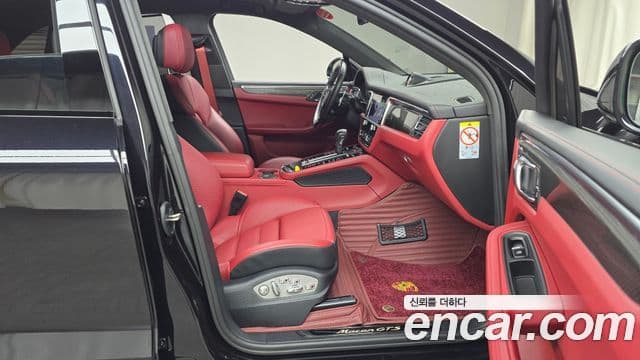 Porsche Macan 95B, 2023 11