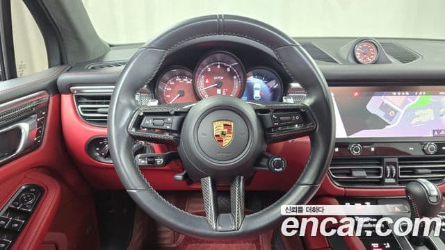 Porsche Macan 95B, 2023 13