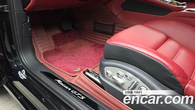 Porsche Macan 95B, 2023 17