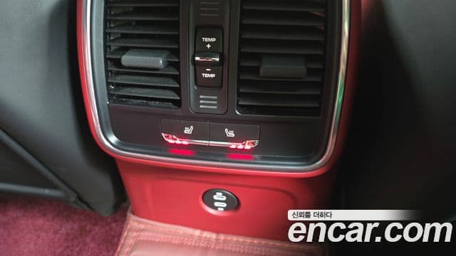 Porsche Macan 95B, 2023 18