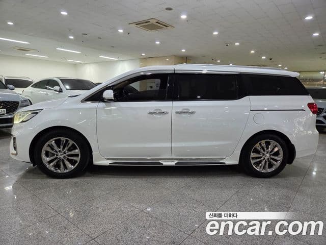 Kia All New Carnival VIP, 2017 3