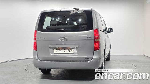 Hyundai Grand Starex CVX Deluxe, 2011 4