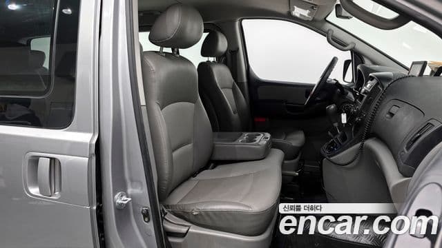 Hyundai Grand Starex CVX Deluxe, 2011 11