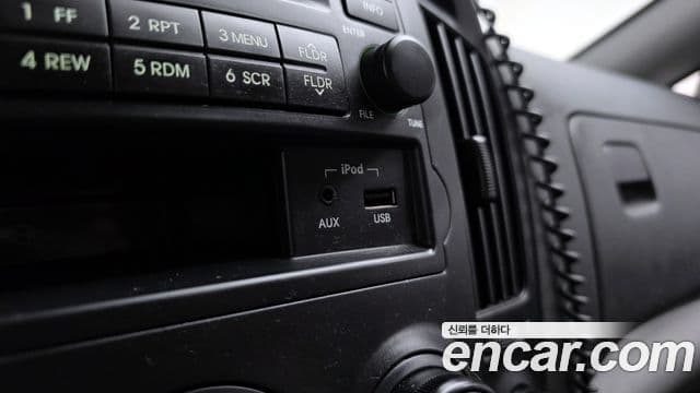 Hyundai Grand Starex CVX Deluxe, 2011 15